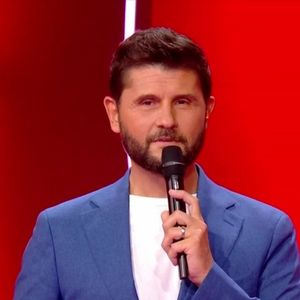 L'animateur, Christophe Beaugrand, a ensuite annoncé aux téléspectateurs que les trois autres nommés de la semaine étaient encore en danger et sous le coup d'une élimination.

Prime 2 de la saison 13 de Secret Story, diffusé le 26 juin sur TFX

Capture d'écran TFX