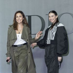 Nadia Fares et sa fille Shana Leelee Chasman au photocall du défilé Christian Dior Mode Féminine Prêt-À-Porter Automne/Hiver 2025-2026 lors de la Fashion Week de Paris (PFW), à Paris, France, le 4 mars 2025.

© Olivier Borde/Bestimage