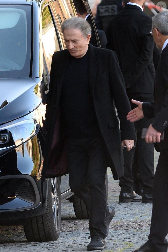 Michel Drucker - Obsèques de Nathalie Baye en l'église Saint-Sulpice à Paris le 23 avril 2026. Clement Prioli / Bestimage