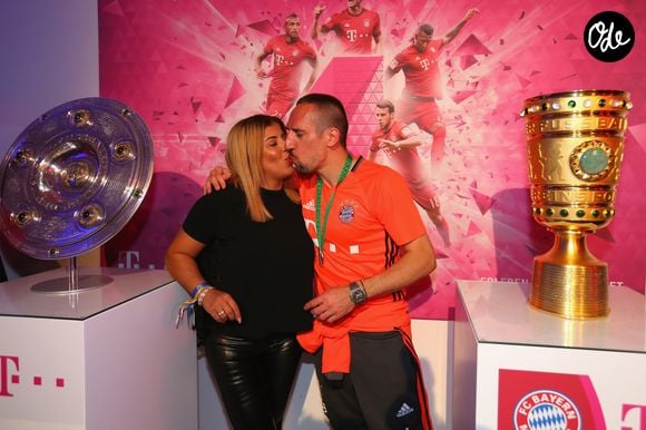 La fille aînée de Franck Ribéry et de son épouse Wahiba, mariés depuis 2002, s'affirme comme styliste et directrice artistique.

Franck Ribery avec sa femme Wahiba Ribery au banquet d'après match de la finale de la Coupe d'Allemagne "Bayern de Munich - Borussia Dortmund". Le FC Bayern Munich est Champion d'Allemagne 2016 et remporte la Coupe d'Allemagne 2016. Berlin, le 21 mai 2016. Action Press / Bestimage