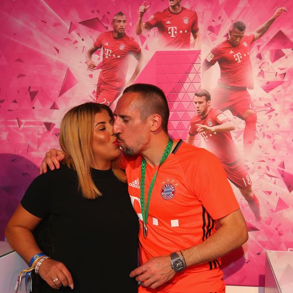 La fille aînée de Franck Ribéry et de son épouse Wahiba, mariés depuis 2002, s'affirme comme styliste et directrice artistique.

Franck Ribery avec sa femme Wahiba Ribery au banquet d'après match de la finale de la Coupe d'Allemagne "Bayern de Munich - Borussia Dortmund". Le FC Bayern Munich est Champion d'Allemagne 2016 et remporte la Coupe d'Allemagne 2016. Berlin, le 21 mai 2016. Action Press / Bestimage