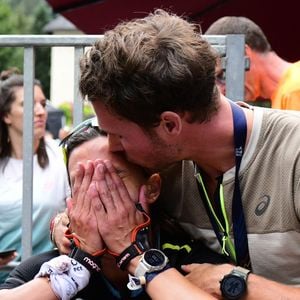 D'ordinaire si souriante, Marine Lorphelin a craqué.

Exclusif - Marine Lorphelin (Miss France 2013) participe et finit la course MCC, 40 kms et 2300m de dénivelé positif, en marge de l'Ultra Trail du Mont Blanc (UTMB) à Chamonix le 26 août 2024.

© Romain Doucelin / Bestimage