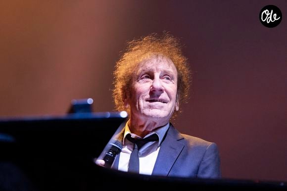 Exclusif - Alain Souchon - XVème gala pour la Fondation Recherche Alzheimer à l'Olympia à Paris le 14 mars 2022. Sous la direction artistique de P. Souchon, des grands noms de la chanson française se mobilisent autour d'un concert sur le thème "2 générations chantent pour la 3ème". L'intégralité des bénéfices de cette soirée servira à financer la recherche sur la maladie d'Alzheimer. © Jack Tribeca/Bestimage