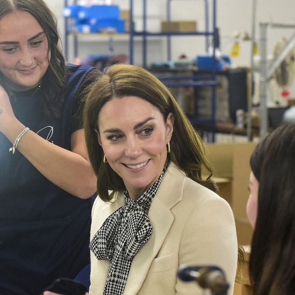 Catherine (Kate) Middleton, princesse de Galles visite Corgi, un fabricant de textiles familial spécialisé dans la production de chaussettes et de tricots, le 30 janvier 2025 à Ammanford, au Pays de Galles, au Royaume-Uni, le 30 janvier 2025.Julien Burton / Bestimage
