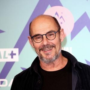 Bernard Campan pour le film "Et Plus si Affinités" dans le cadre du 27éme Festival International du Film de Comédie de l'Alpe d'Huez le 18 Janvier 2024. © Dominique Jacovides/Bestimage