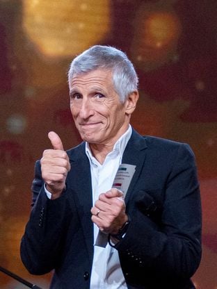 Intervilles : Nagui fait une belle bourde à l'antenne, Camille Cerf le reprend