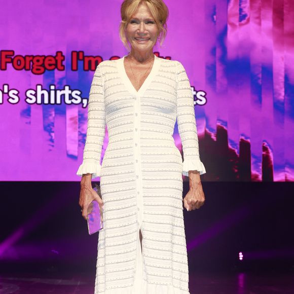 Prix de la meilleure interprétation féminine
Clémentine Célarié dans le diplôme lors de la cérémonie de clôture du 27ème Festival de la Fiction de la Rochelle, France, le 20 septembre 2025. © Christophe Aubert via Bestimage