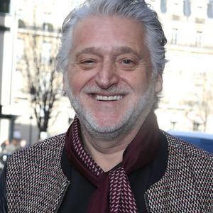 Les dommages-intérêts s'élèveraient à environ 14 millions de dollars
 Exclusif - Gilbert Rozon dans la rue à Paris le 3 février 2017.