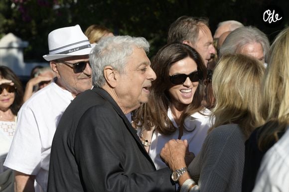 Après 20 ans de bataille judiciaire, Enrico Macias 

Exclusif - Jean-Marie Bigard, Enrico Macias, Caroline Barclay - Personnalités à l'exposition photographique de Paris Match "Eddie Barclay — Saint-Tropez, le sens de la fête !" place Blanqui à Saint-Tropez le 11 juillet 2025. © Sophie Louvet / Nice Matin / Bestimage