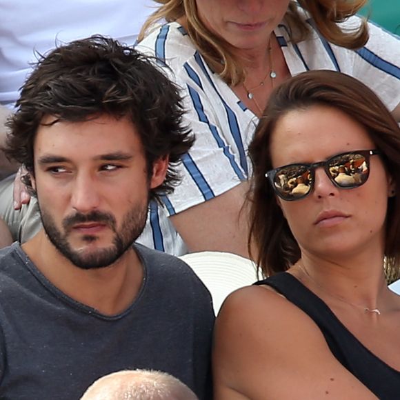 Parents de deux garçons et bien que séparés, Jérémy Frérot et Laure Manaudou habitent toujours dans la région

Laure Manaudou et Jérémy Frérot (du groupe Fréro Delavega) - People dans les tribunes lors de la finale des Internationaux de tennis de Roland-Garros à Paris, le 7 juin 2015.