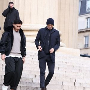 Une première cérémonie a eu lieu à Paris, avec notamment Zinedine Zidane

Zinedine Zidane après la cérémonie d'enterrement de Rolland Courbis à l'église de la Madeleine à Paris, France, le 14 janvier 2026. Rolland Courbis, ancien footballeur français, entraîneur et commentateur médiatique au franc-parler, est décédé à l'âge de 72 ans. Photo par Jerome Domine/ABACAPRESS.COM