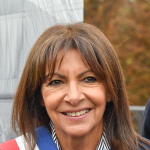Anne Hidalgo, maire de Paris  - Inauguration de la place du Pont Neuf Christo et Jeanne-Claude à Paris, à l'occasion du 40ème anniversaire de l'édifice empaqueté, le 3 octobre 2025. 
© PixPlanete / Bestimage