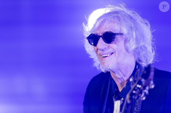 Exclusif - Louis Bertignac sur la scène du concert solidaire pour les enfants de la guerre "Ensemble à l'Olympia" à Paris présenté par EliseCare le 10 février 2025.

© Jack Tribeca / Pierre Perusseau / Bestimage