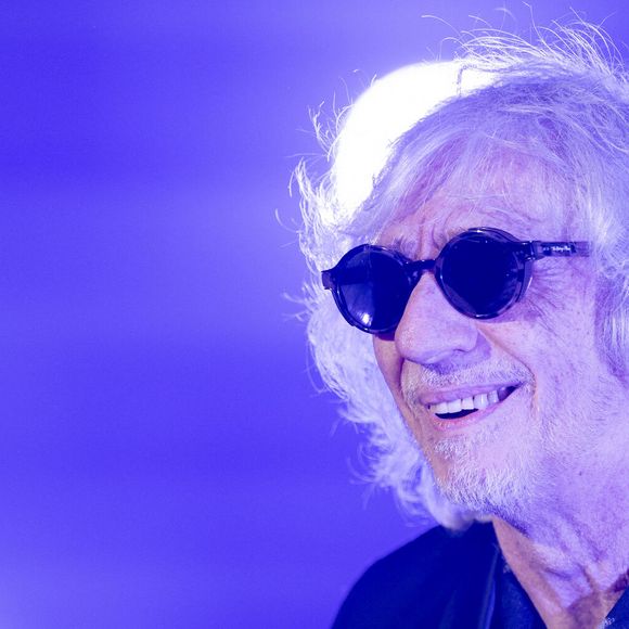Exclusif - Louis Bertignac sur la scène du concert solidaire pour les enfants de la guerre "Ensemble à l'Olympia" à Paris présenté par EliseCare le 10 février 2025.

© Jack Tribeca / Pierre Perusseau / Bestimage