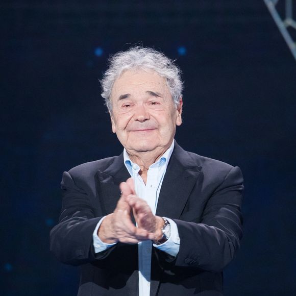 Pierre Perret enregistre l'émission "La boîte à Secrets" à Paris, qui sera diffusée le 9 septembre sur France 3. © Tiziano Da Silva / Bestimage