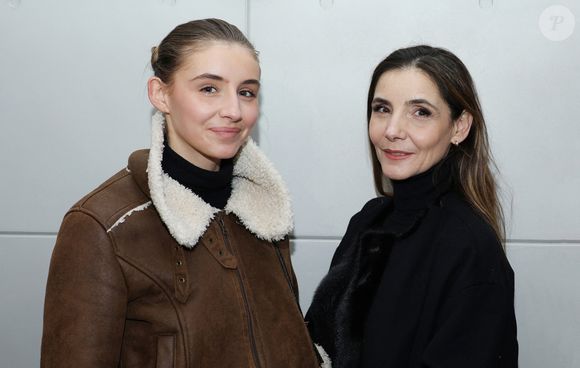 De son côté, sa fille aînée Vittoria de Savoie poursuit de brillantes études supérieures à Londres

Exclusif - La princesse Clotilde Courau de Savoie et sa fille Vittoria de Savoie - Vernissage de l'exposition "Liaisons dangereuses & Métamorphoses" du créateur Elie Top à l'occasion de ses 10 ans de création chez Christie's à Paris le 27 janvier 2025. © Denis Guignebourg/BestImage