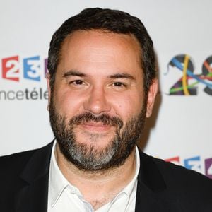 Bruce Toussaint au photocall de France Télévisions, pour la présentation de la nouvelle dynamique 2016-2017, à Paris, le 29 juin 2016.
© Guirec Coadic/Bestimage