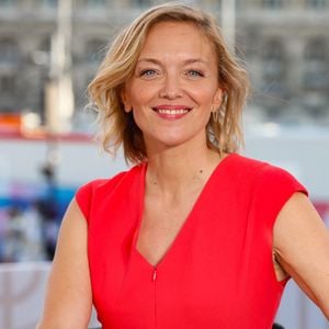 Exclusif - Maya Lauqué - Plateau de l'émission "Paris accueille la flamme Olympique" sur le parvis de l'hôtel de ville à Paris, diffusée en direct sur France 2 en marge du concert de la Place de la République à l'occasion du Relais de la Flamme olympique. © Christophe Clovis / Bestimage
