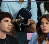 Léon Bruel (qui évolue sous le nom de scène Léon Hesby), le fils de Patrick Bruel et de l'écrivaine et réalisatrice Amanda Sthers, continue d'impressionner.

Leon Bruel et Clémence (compagne de Patrick Bruel) - Les célébrités en tribunes pendant la finale de basketball opposant les Etats-Unis à la France (98-87) lors des Jeux Olympiques de Paris 2024 (JO) à l'Arena Bercy, à Paris, France, le 10 août 2024. © Jacovides-Perusseau/Bestimage