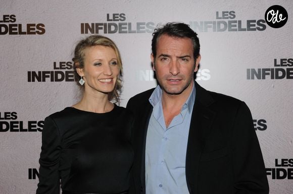Elle a parcouru de nombreux sentiers français, notamment le chemin de Stevenson, qui l’a particulièrement marquée.

Alexandra Lamy et Jean Dujardin lors de l'avant-premiere des Infideles a Paris le 14 fevrier 2012
RACHID BELLAK / BESTIMAGE