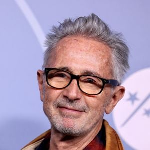 Ce qui lui a valu le surnom de "Commandant Couche-Tôt".

Thierry Lhermitte - Tapis rouge lors du 29ème Festival International du Film de Comédie de l'Alpe d'Huez le 22 Janvier 2026. © Dominique Jacovides/Bestimage