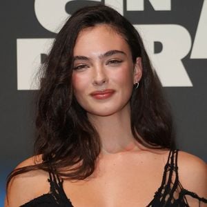 À 22 ans, elle mène déjà une carrière dans la mode et le cinéma.
Deva Cassel - Avant-première du film "Le Fantôme de l’Opéra" lors du Cinéma Paradiso tour Eiffel à Paris le 27 septembre 2026. © Coadic Guirec/Bestimage