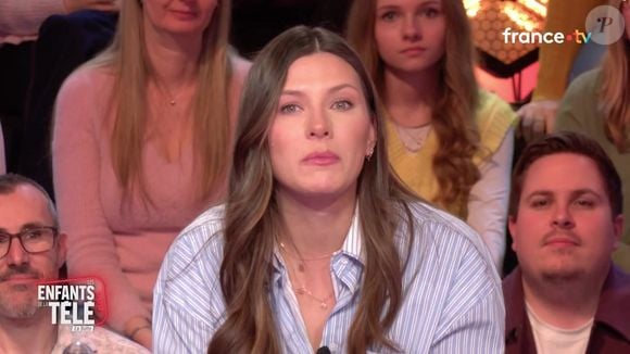 Camille Cerf a été profondément bouleversée par un adorable message de sa maman et sa soeur. Capture d'écran France 2