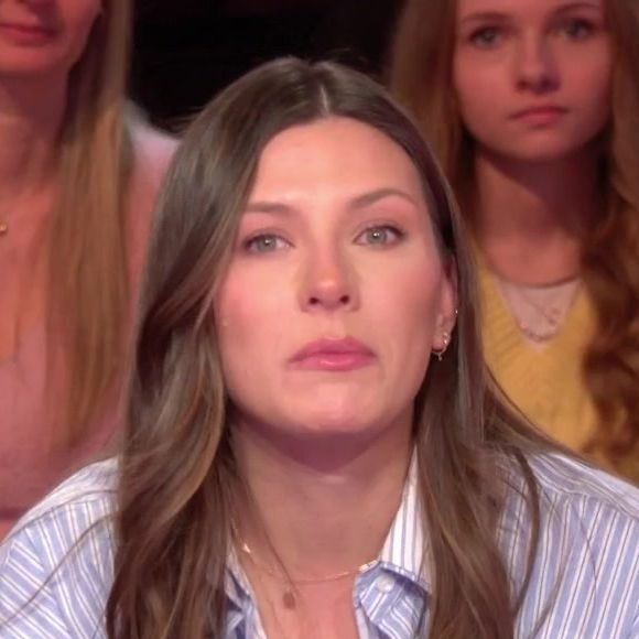 Camille Cerf a été profondément bouleversée par un adorable message de sa maman et sa soeur. Capture d'écran France 2