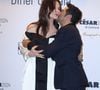 D'après ses dires, il était "utile d'intervenir" et de ne pas "rester passifs, tous endimanchés, assis à écouter sagement des conneries".
Juliette Binoche et Jamel Debbouze assistent au dîner de gala qui suit la 49e cérémonie des César (prix du cinéma français), au restaurant Fouquet's à Paris, France, le 23 février 2024 à Paris, France. Photo by Jerome Domine/ABACAPRESS.COM
