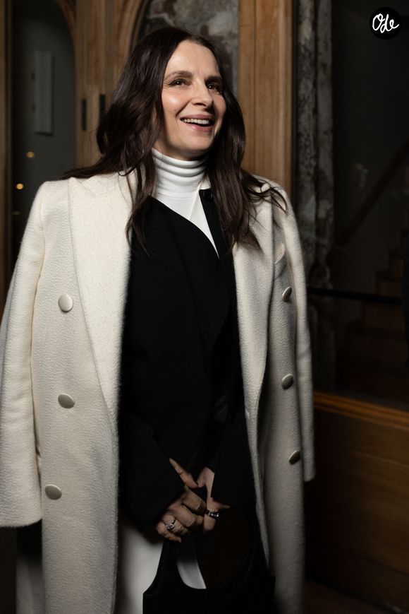 Juliette Binoche - Arrivées à la soirée César Révélations 2026 à l'Elysée Montmartre à Paris le 19 janvier 2026. 

© Julien Sarkissian / Bestimage