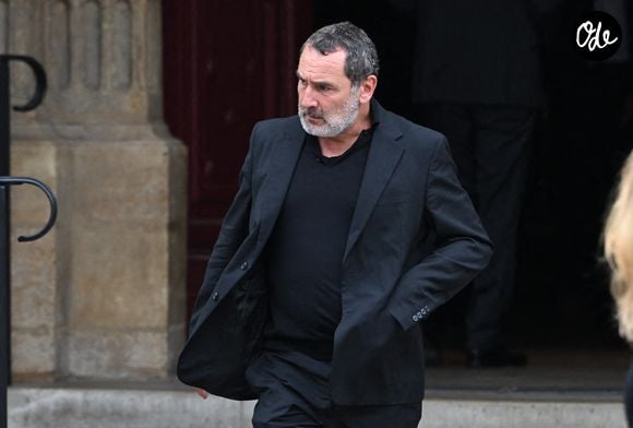Père de deux enfants, dont Ava, 17 ans, née de sa relation avec Mélanie Doutey, il se montre très discret sur sa vie privée. 

Gilles Lellouche lors des funérailles du producteur de cinéma français Nicolas Altmayer à l'église Saint-Germain-des-Prés à Paris, en France, le 31 août 2026. Co-fondateur de Mandarin Compagnie, il est décédé dans un accident de voiture aux côtés de sa compagne, Mathilde Favier, cadre chez Dior, le 17 août, à l'âge de 61 et 57 ans respectivement. Photo de Florian Poitout/ABACAPRESS.COM
