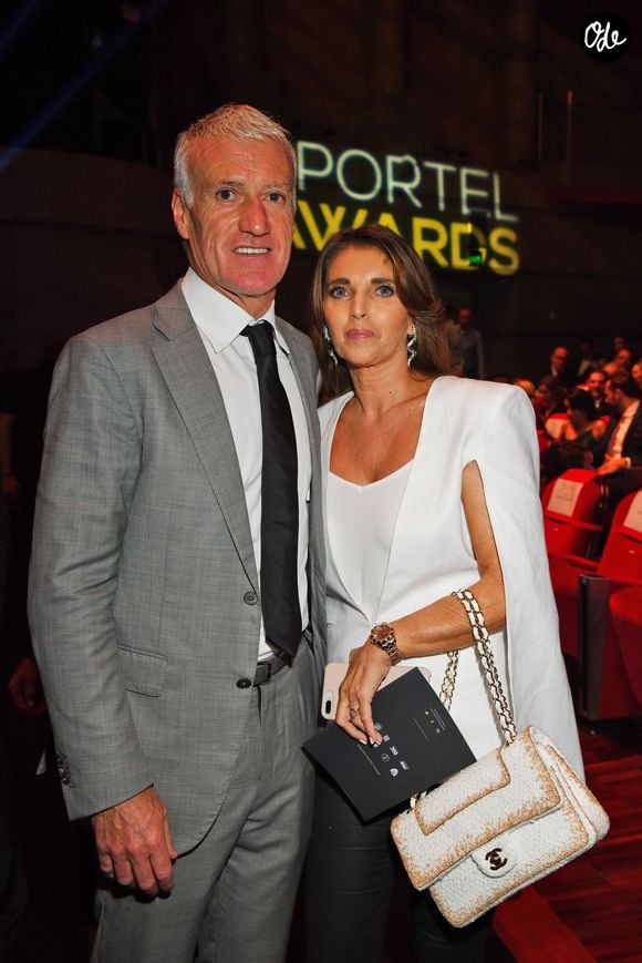 Acquérir une demeure dans le berceau familial de son épouse est un hommage vibrant à celle qui a toujours été son roc, son soutien infaillible dans l'ombre et la discrétion. 

Didier Deschamps et sa femme Claude durant la soirée des Sportel Awards 2019 au Grimaldi Forum à Monaco le 22 octobre 2019. © Bruno Bebert/Bestimage