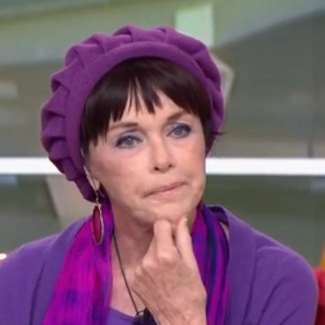 "Je peux le dire, comme je ne cache pas mon âge" : Anny Duperey prise en charge par les médecins pendant 15 jours, elle raconte ce qui lui est arrivé