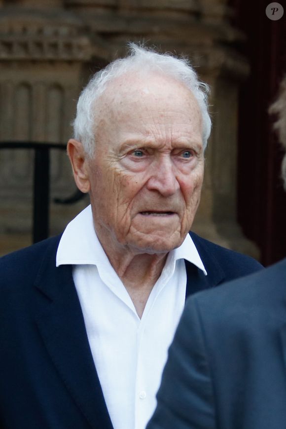 Mais la société connait des jours peu évidents.

Jérôme Seydoux - Sorties des obsèques de Philippe Labro dans l'église de Saint-Germain-des-Prés à Paris le 13 juin 2025. © Dominique Jacovides - Christophe Clovis / Bestimage
