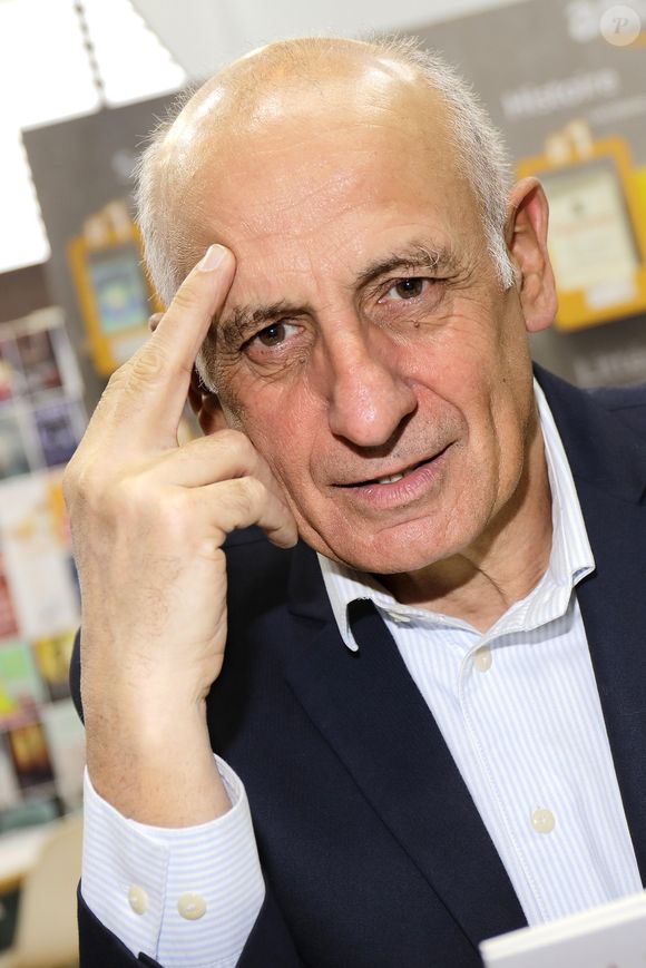 Jean-Michel Aphatie - 38ème salon du livre de Paris à la Porte de Versailles le 18 mars 2018. © Cédric Perrin/Bestimage