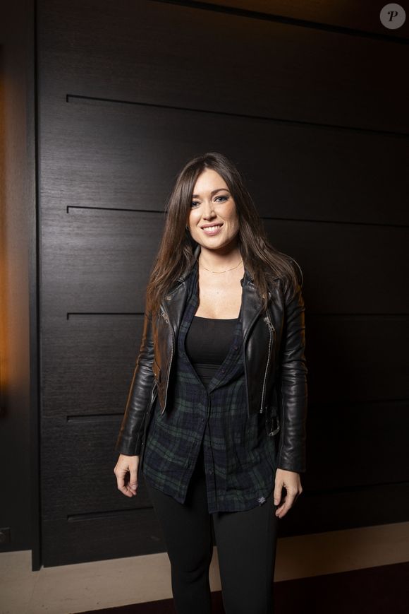 Exclusif - Elsa Esnoult en backstage du concert d'Hélène (Hélène Rolles) en concert exceptionnel au Théâtre Marigny à Paris pour 2 soirs. Paris le 7 mars 2025.
© Pierre Perusseau / Tiziano da Silva / Bestimage No web pour Belgique et Suisse