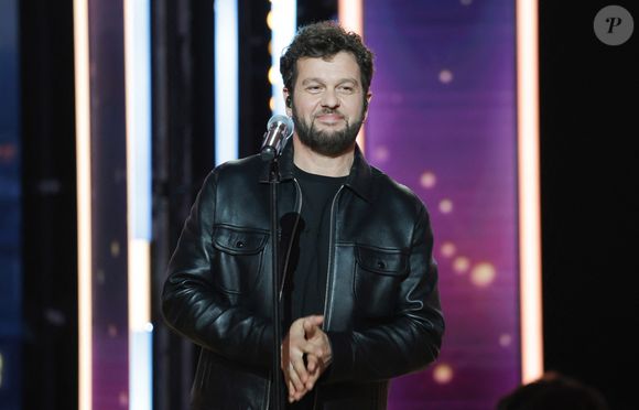Claudio Capéo - Les célébrités se mobilisent pour la 38ème édition du Téléthon dans les studios de France 2 à Paris © Coadic Guirec / Bestimage