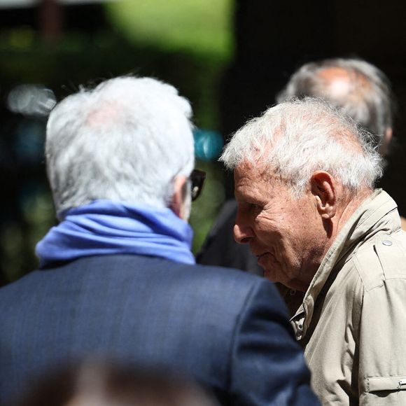 Pascal Praud, journaliste français et Patrick Poivre d'Arvor assistant à la cérémonie d'enterrement de Daniel Bilalian à l'église Saint-Pierre de Neuilly-sur-Seine, près de Paris, France, le 22 mai 2025. Photo par Raphael Lafargue/ABACAPRESS.COM