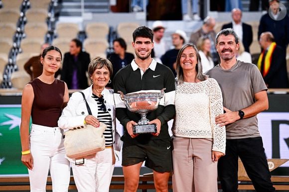 Carlos ALCARAZ d'Espagne et sa famille après Roland Garros 2025 - Finale hommes à Roland Garros le 8 juin 2025 à Paris, France. Photo par Sandra Ruhaut/Icon Sport/ABACAPRESS.COM