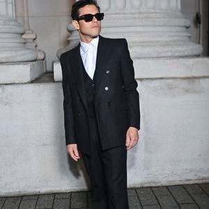 L'actrice a pu croiser Rami Malek.

Rami Malek lors du photocall du Défilé de mode Saint Laurent Collection Homme Printemps-Été 2026 dans le cadre de la Fashion Week de Paris, France, le 27 janvier 2026.
 
© Olivier Borde / Bestimage