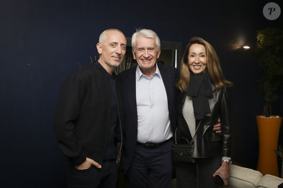 Exclusif - Gad Elmaleh célèbre les cinquante ans de carrière de Gilbert Coullier sur la scène du Zenith de Rouen à la fin de son spectacle "Lui même" 
Le 28 mars 2025. © Jack Tribeca / Bestimage