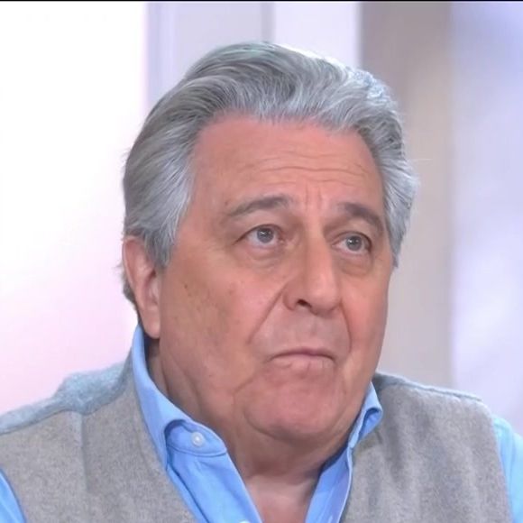 Loin de s'excuser, l'interprète culte de Jacquouille la Fripouille a persisté en plein direct. "Je le pense profondément.", a-t-il lancé avec ironie face à une Anne-Élisabeth Lemoine entre rire et stupéfaction.