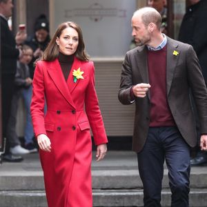 Le prince William, prince de Galles, et Catherine (Kate) Middleton, princesse de Galles lors de leur visite royale à Pontypridd, Royaume Uni, le 27 février 2025. © Backgrid UK/Bestimage