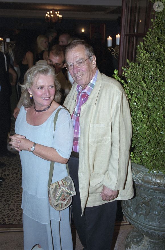 Archives - En France, à Saint-Tropez, Marie-Christine BARRAULT et Roger VADIM lors du 1er FESTIVAL DE LA FICTION TV DE SAINT-TROPEZ 1999. 
© Michel Croizard via Bestimage