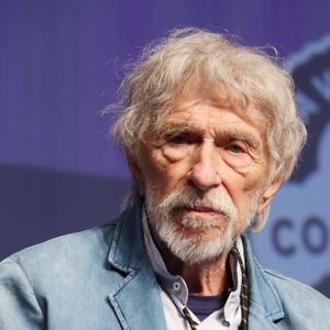 Exclusif - Pierre Richard sur scène lors de la présentation de son film "L'homme qui a vu l'ours qui a vu l'homme" au festival "Ciné Comédies" à Lens-Liévin.
© Denis Guignebourg/Bestimage