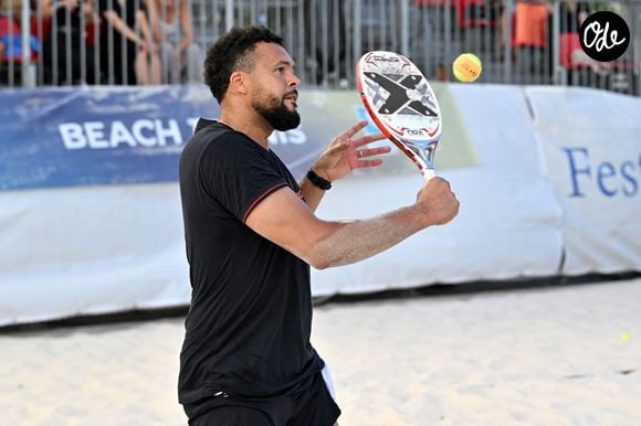 Son grand projet de complexe sportif sur la Côte d'Azur fait face à des imprévus et doit être totalement repensé. 

Exclusif - Jo-Wilfried Tsonga lors de l'évènement caritatif "Tsonga & Friends Beach Solidarity Event" organisé par l’association "Attrap'la Balle" dans le cadre du Beach Sport Festival à Saint-Laurent-du-Var. 
© Bruno Bebert/Bestimage