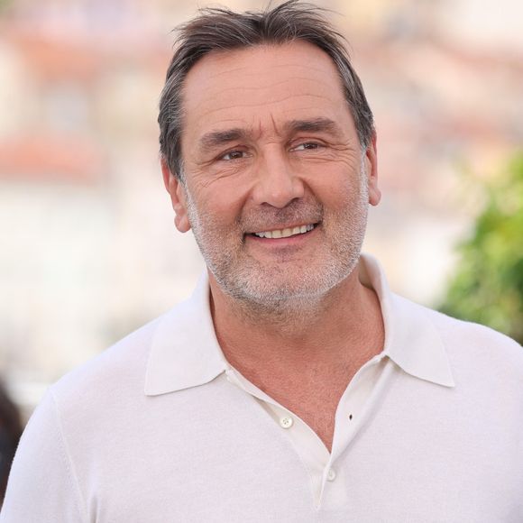 Gilles Lellouche pose lors de la séance photo du film "La Vénus électrique" dans le cadre du 79e Festival de Cannes, au Palais des Festivals de Cannes, en France, le 13 mai 2026. Crédit Dpa/Abaca