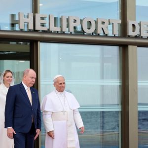 Au menu : spécialités locales et produits du terroir pour une expérience gastronomique mémorable

Départ du pape Léon XIV de l'héliport de Monaco en présence du prince Albert II et de la prince Charlène - Visite historique en principauté du pape Léon XIV - Monaco le 28 mars 2026.
© Dominique Jacovides - Bruno Bebert / Bestimage