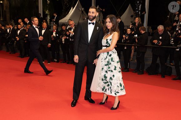 Leur couple est à présent officiel

Karim Benzema et sa compagne Lyna Khoudri lors de la montée des marches du film « 13 jours 13 nuits » lors du 78ème Festival International du Film de Cannes. Le 23 mai 2025
© Jacovides-Moreau / Bestimage