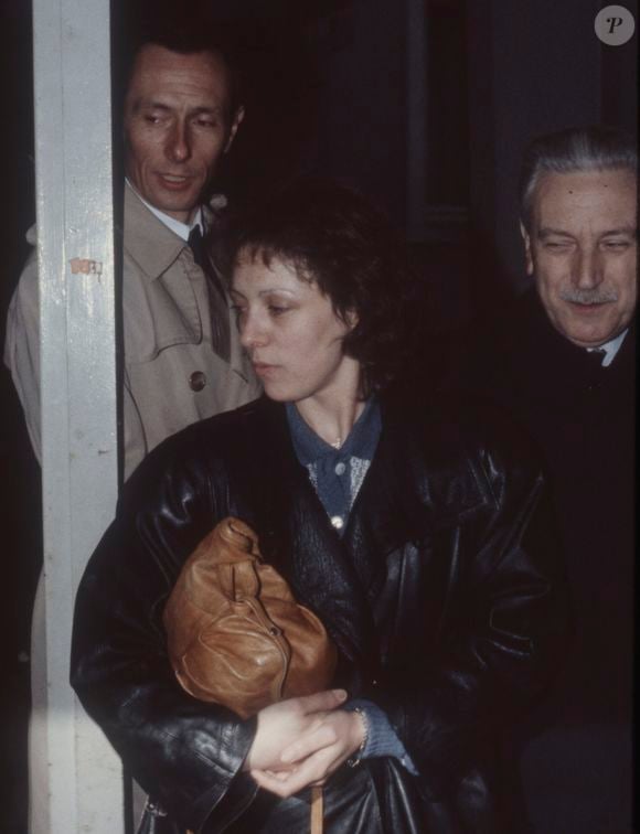 Christine Villemin réclame 100 000 euros de dommages et intérêts, selon la citation directe transmise par son avocat à l'AFP.

Archives - Christine Villemin, Maîtres Garreau et Mozer - Membres de la famille Villemin lors de l'enquête sur l'affaire Grégory en 1984  © JEAN-CLAUDE WOESTELANDT / BESTIMAGE